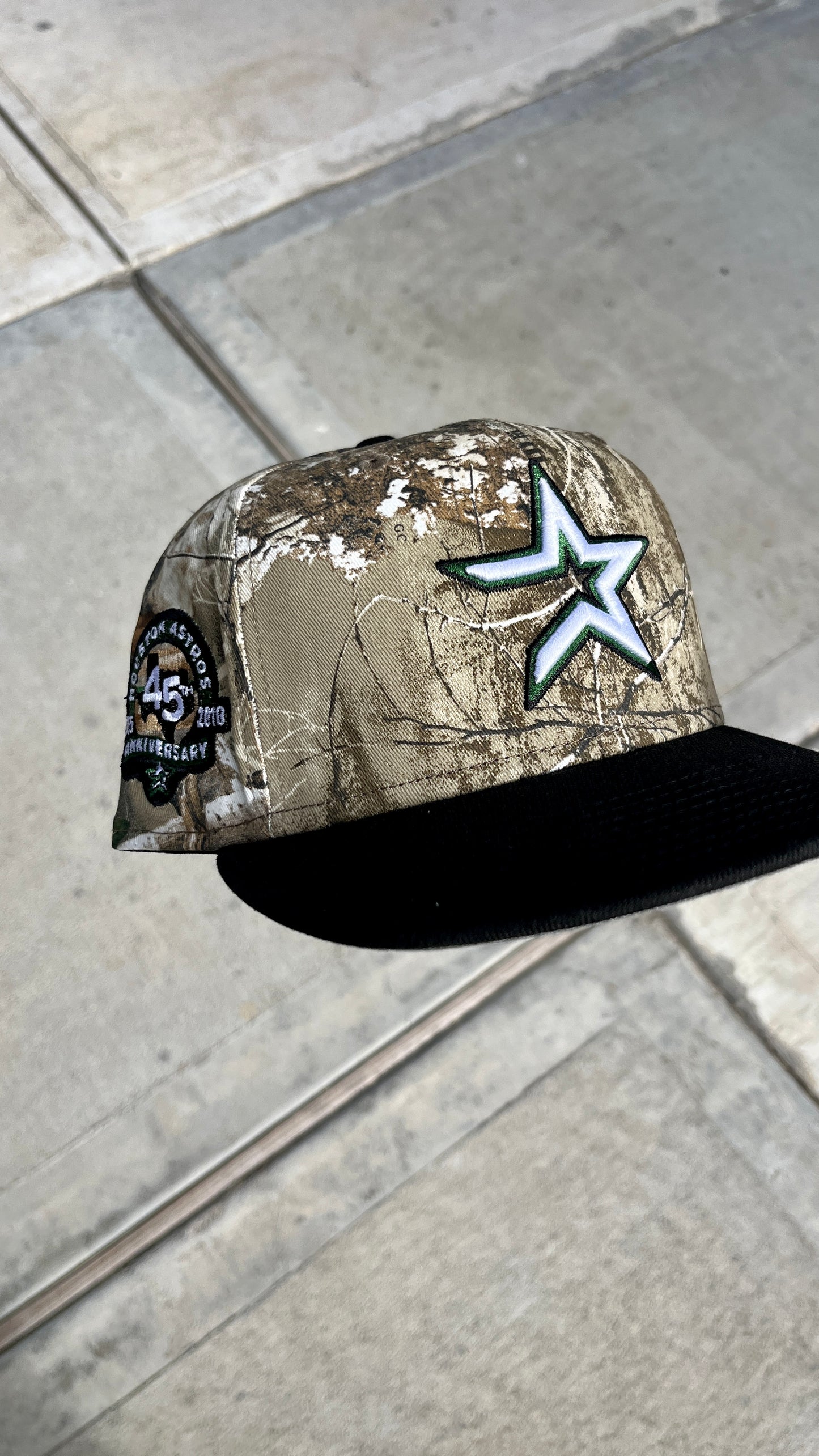 Real Tree Astros Camo dome, black brim