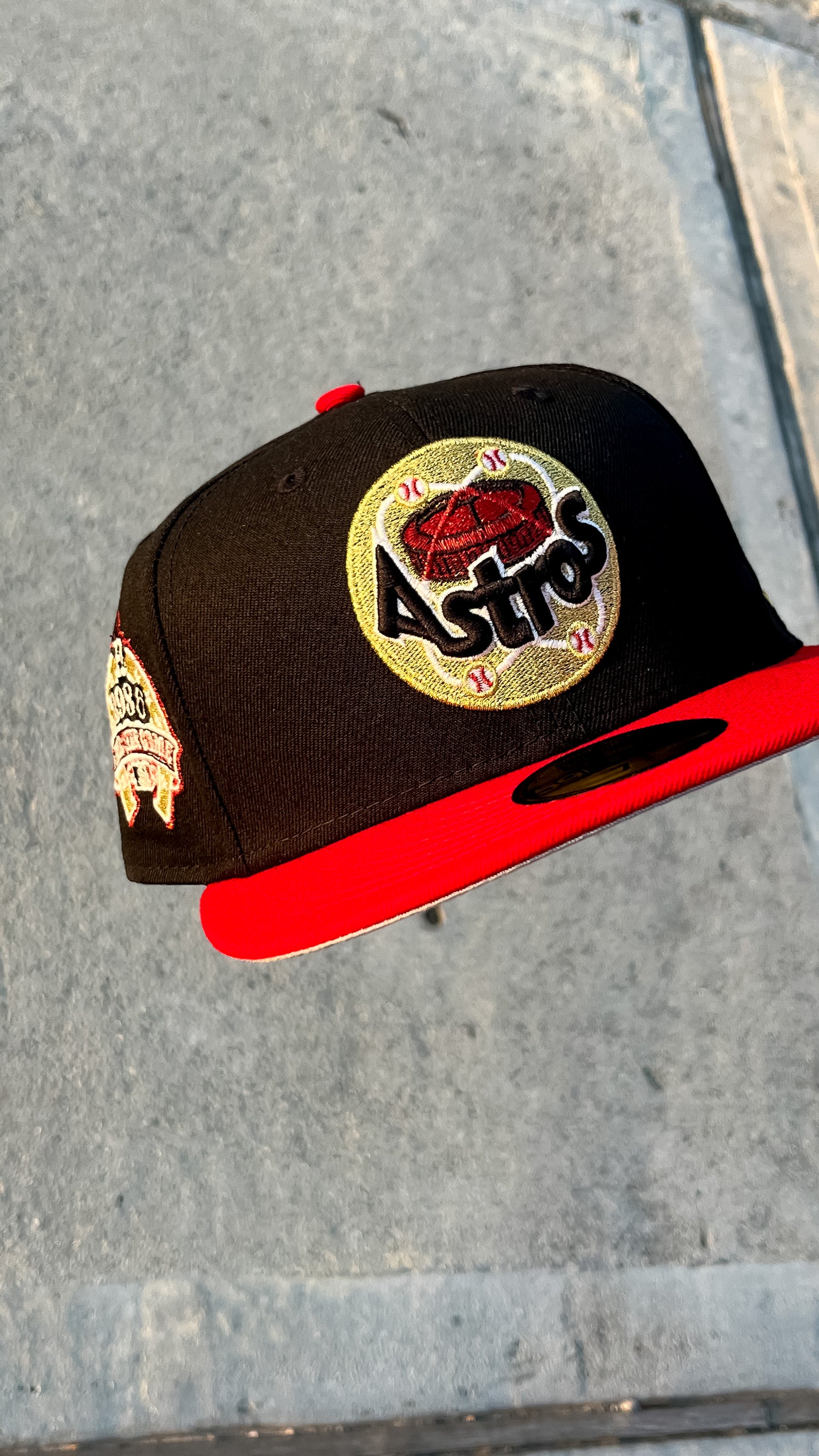 Astros black dome/ Red Brim