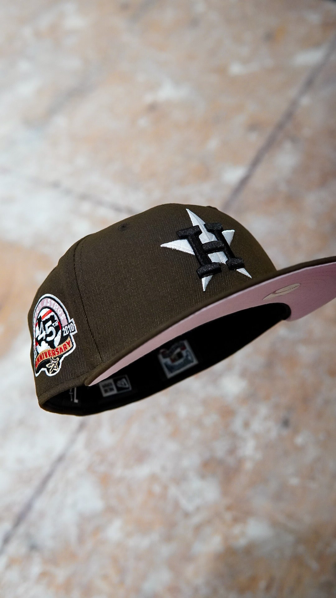 Brown / pinky Astros